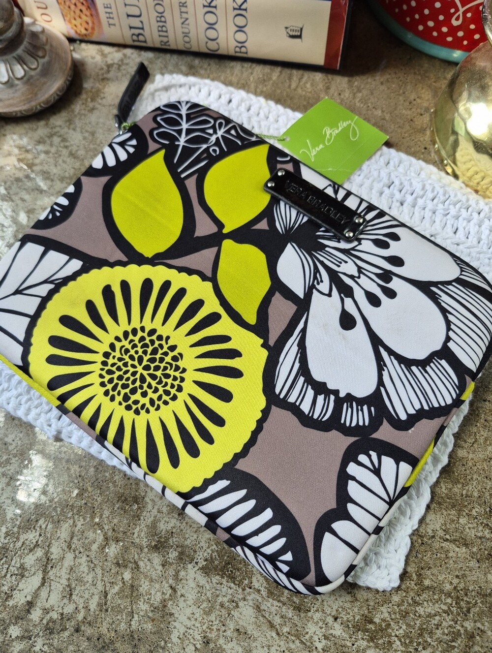 ❤️‍🔥 New Vera Bradley Citron Floral Neoprene Tablet Sleeve Cover NWT